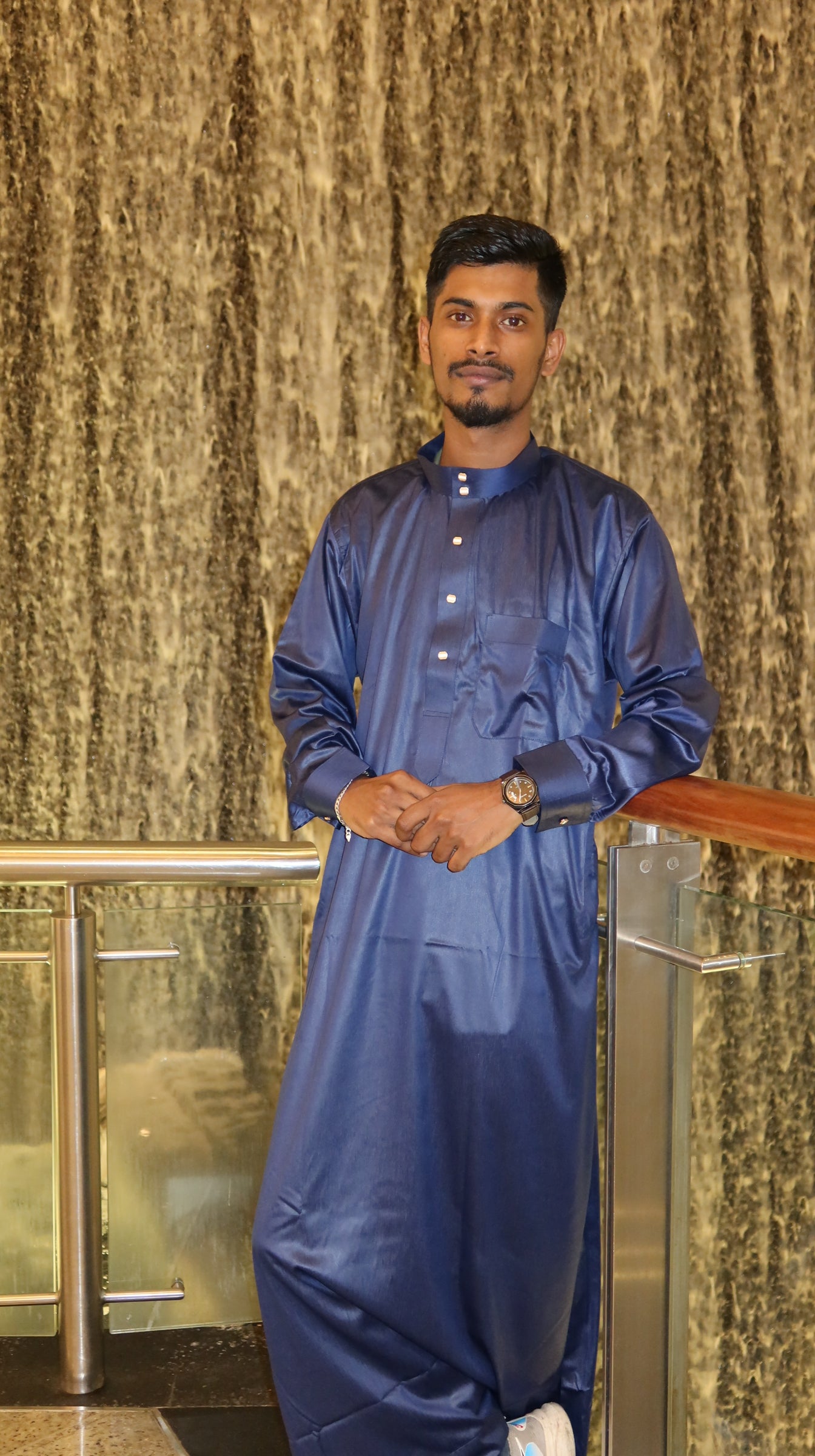 Qamis bouton émirati